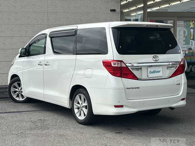 2013 Toyota Alphard