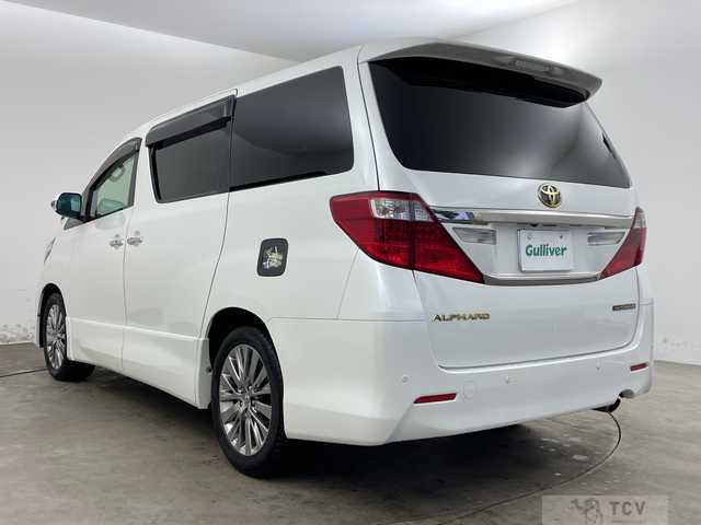 2014 Toyota Alphard