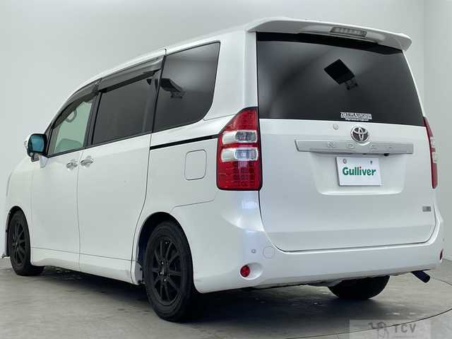 2011 Toyota Noah