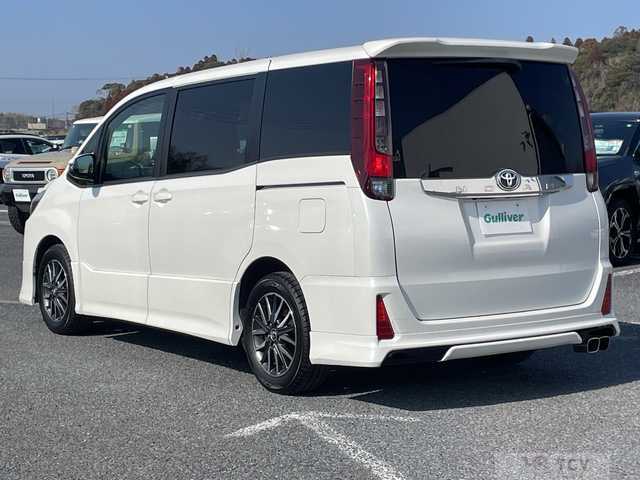 2014 Toyota Noah