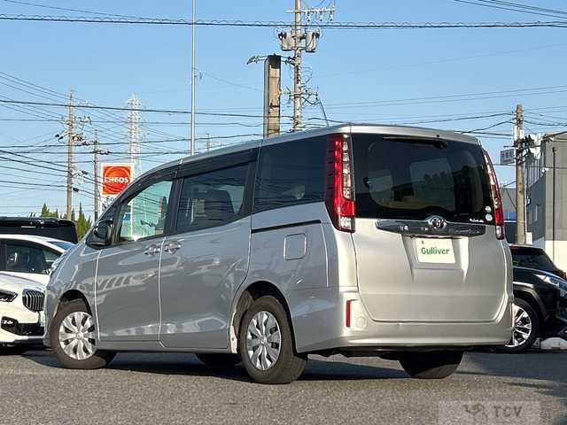 2015 Toyota Noah