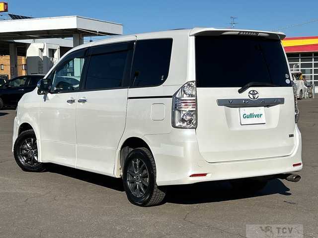 2009 Toyota Voxy