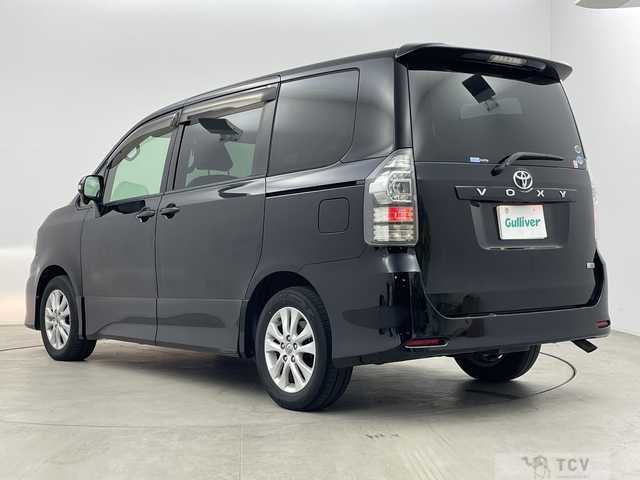2011 Toyota Voxy