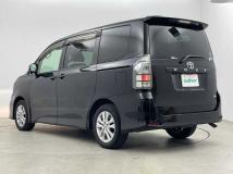 2011 Toyota Voxy