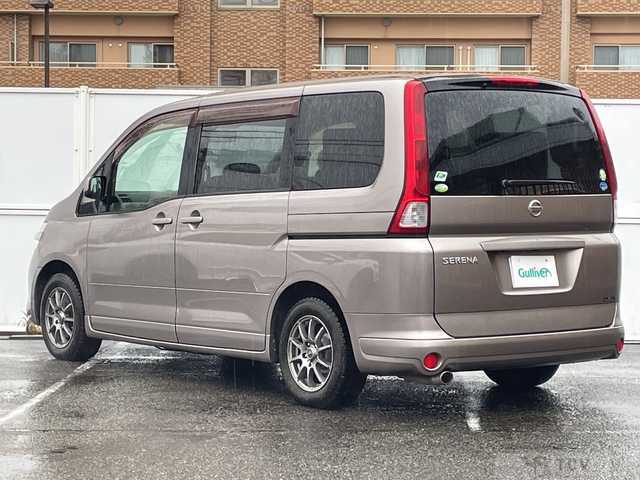 2005 Nissan Serena