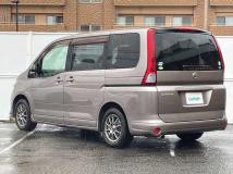 2005 Nissan Serena