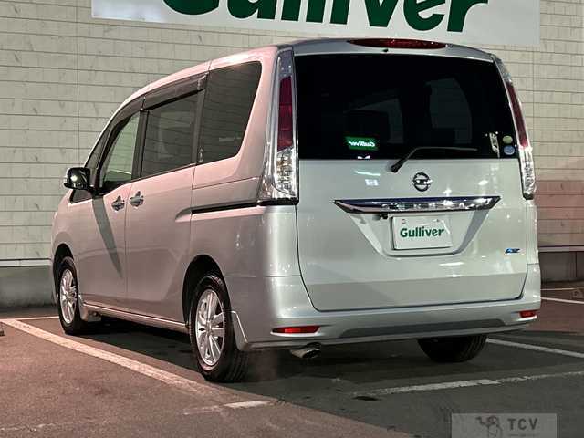 2011 Nissan Serena