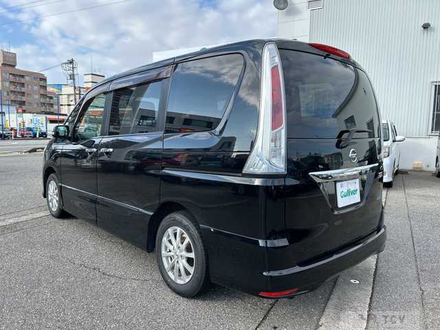 2012 Nissan Serena