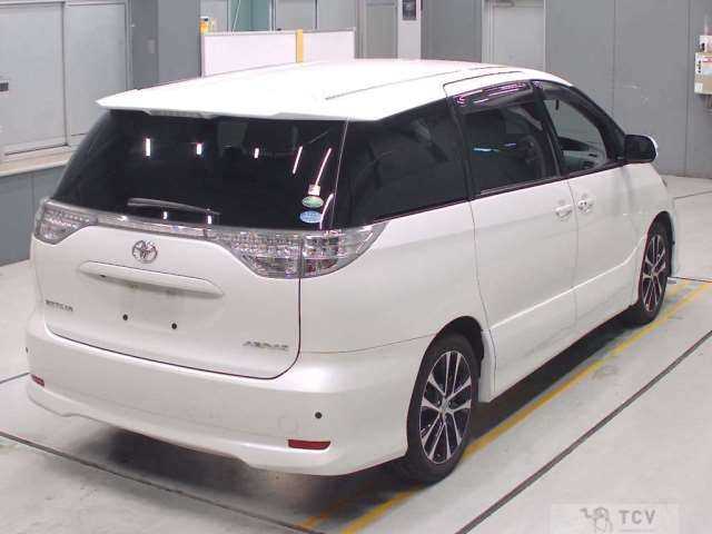 2013 Toyota Estima