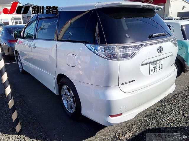 2013 Toyota Estima