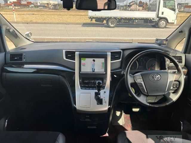 2013 Toyota Vellfire