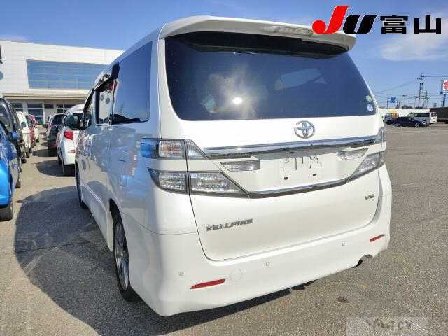 2013 Toyota Vellfire