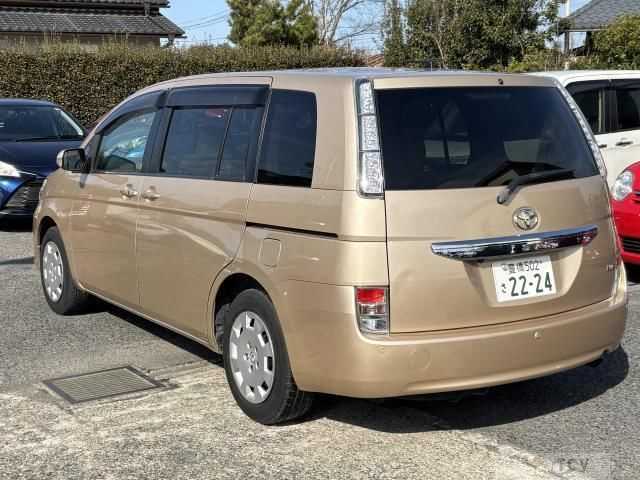 2013 Toyota Isis