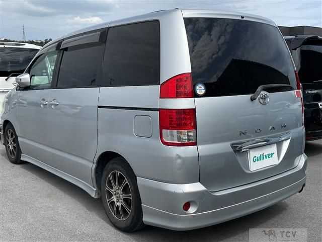 2003 Toyota Noah