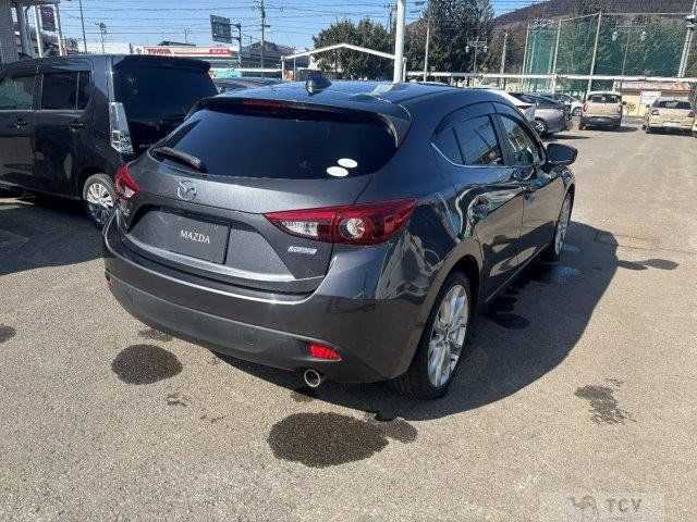 2016 Mazda Axela Sport