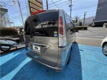 2011 Nissan Serena