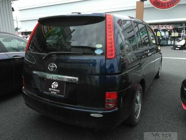 2005 Toyota Isis