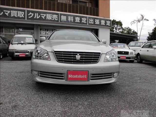 2004 Toyota Crown Royal Series