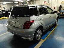 2005 Toyota IST