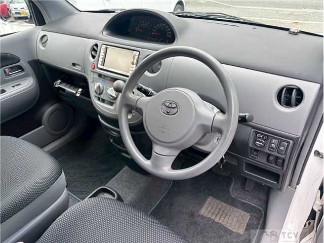 2005 Toyota Sienta