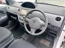 2005 Toyota Sienta