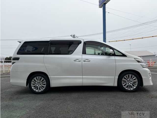 2013 Toyota Vellfire