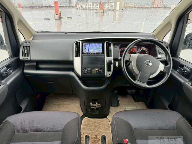2009 Nissan Serena