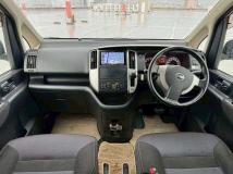 2009 Nissan Serena
