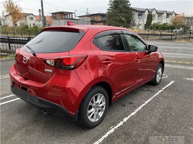 2016 Mazda Demio