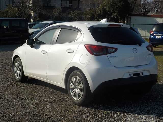 2016 Mazda Demio
