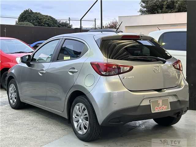 2016 Mazda Demio