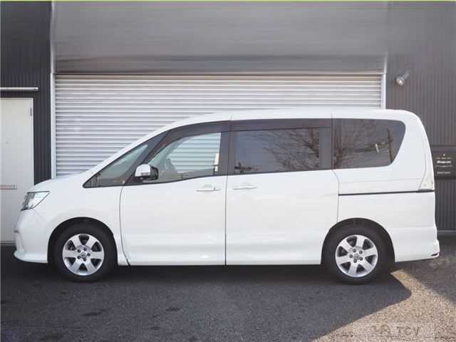 2012 Nissan Serena