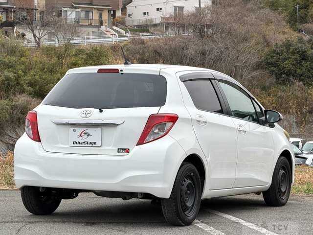 2011 Toyota Vitz