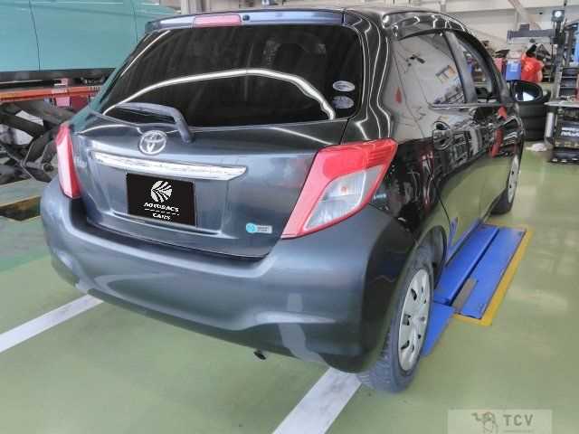 2011 Toyota Vitz