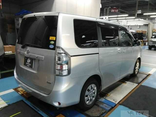 2010 Toyota Voxy