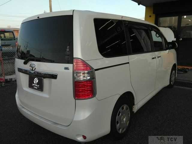 2009 Toyota Noah