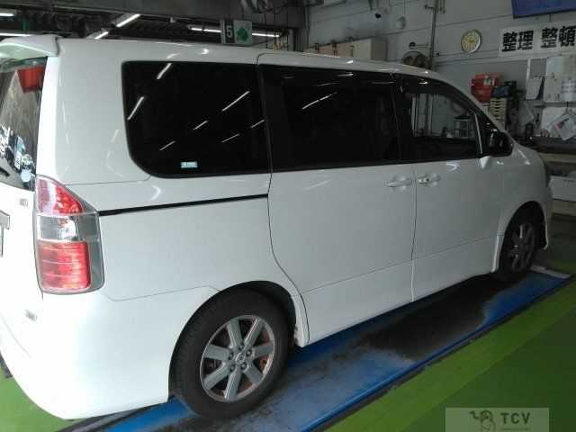 2008 Toyota Noah