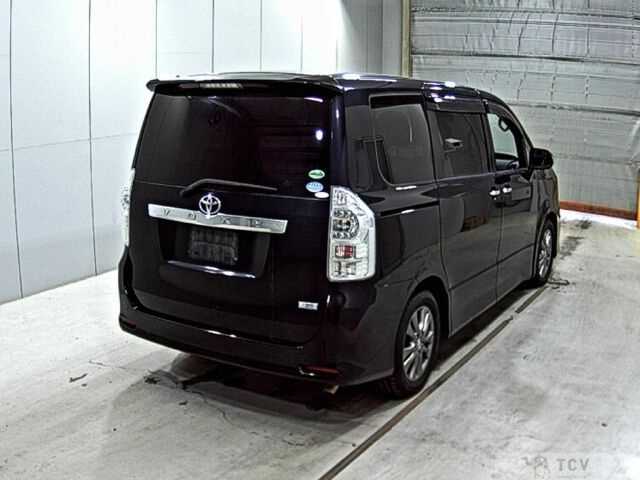 2013 Toyota Voxy