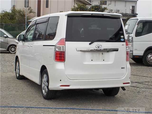 2007 Toyota Noah