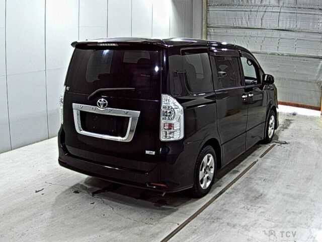 2010 Toyota Voxy