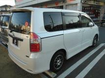 2010 Toyota Noah