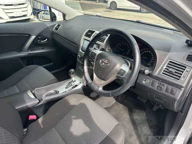 2013 Toyota Avensis Wagon