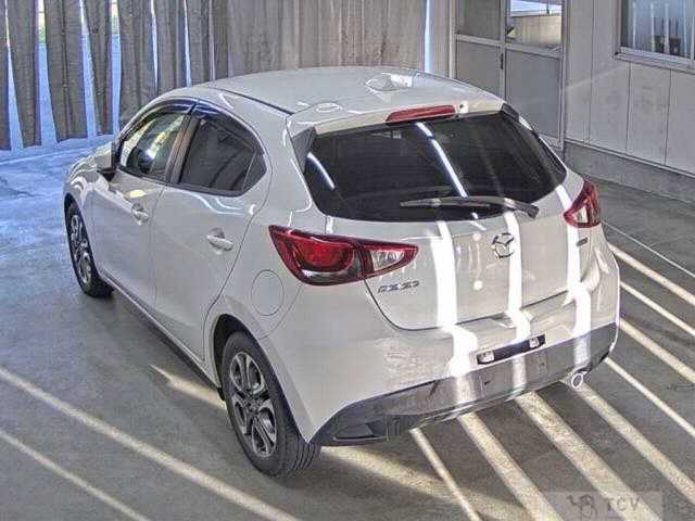 2016 Mazda Demio