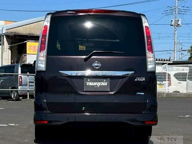 2011 Nissan Serena