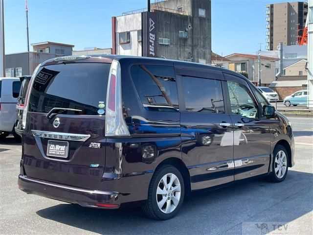 2011 Nissan Serena