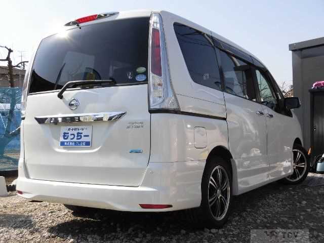 2011 Nissan Serena