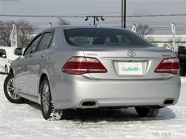 2011 Toyota Crown Royal Series