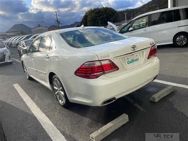 2011 Toyota Crown Royal Series