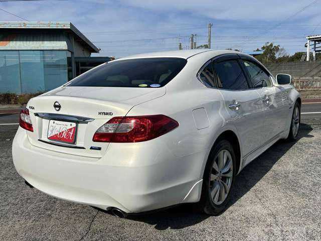 2011 Nissan FUGA HYBRID