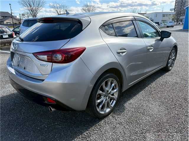 2014 Mazda Axela Sport